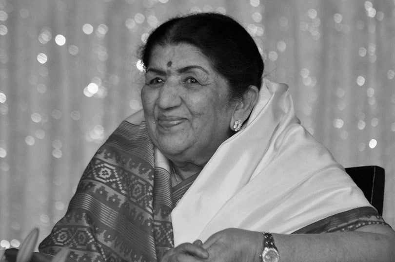 rajkotupdates.news : famous singer lata mangeshkar has died